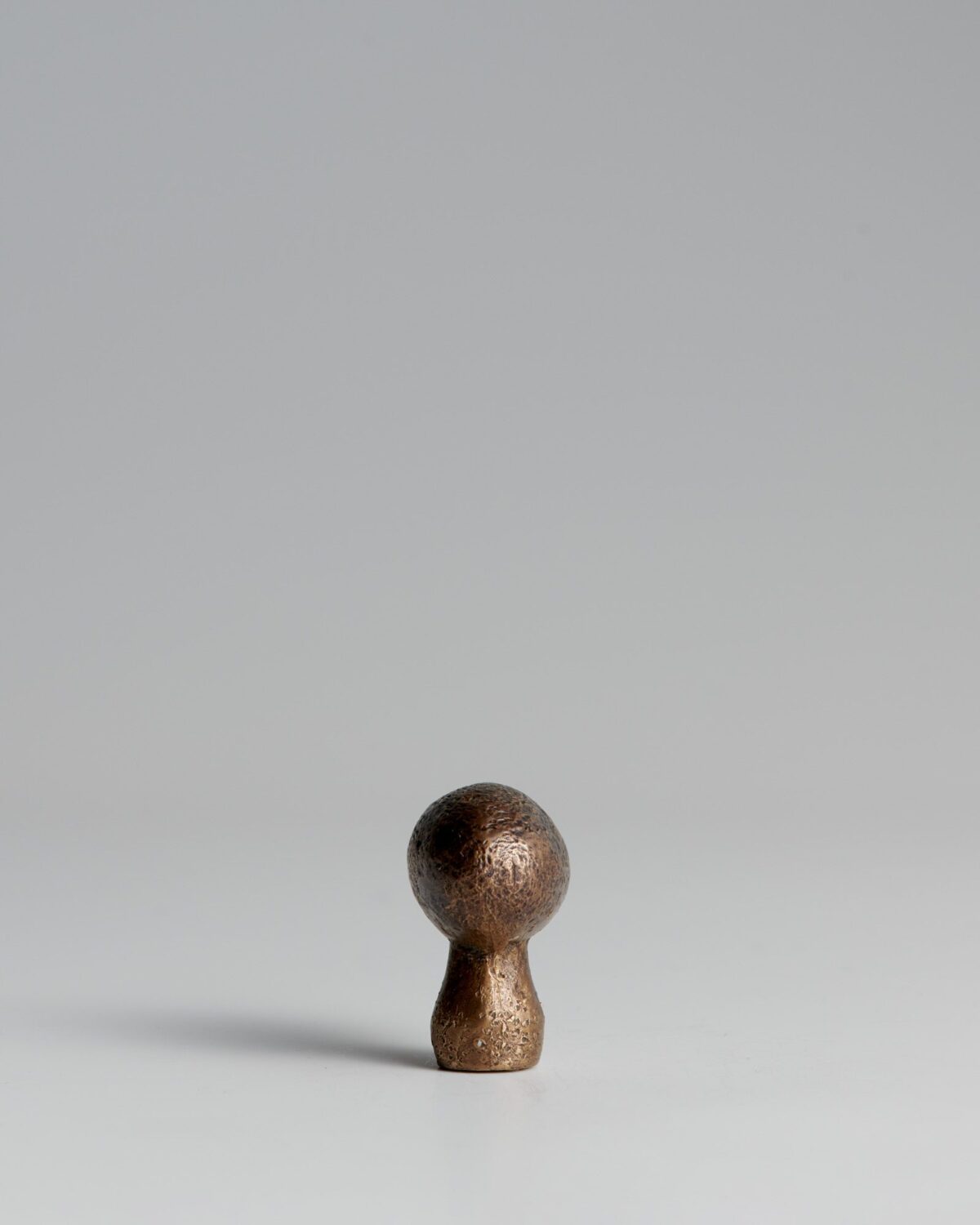 Egg Distressed Bronze