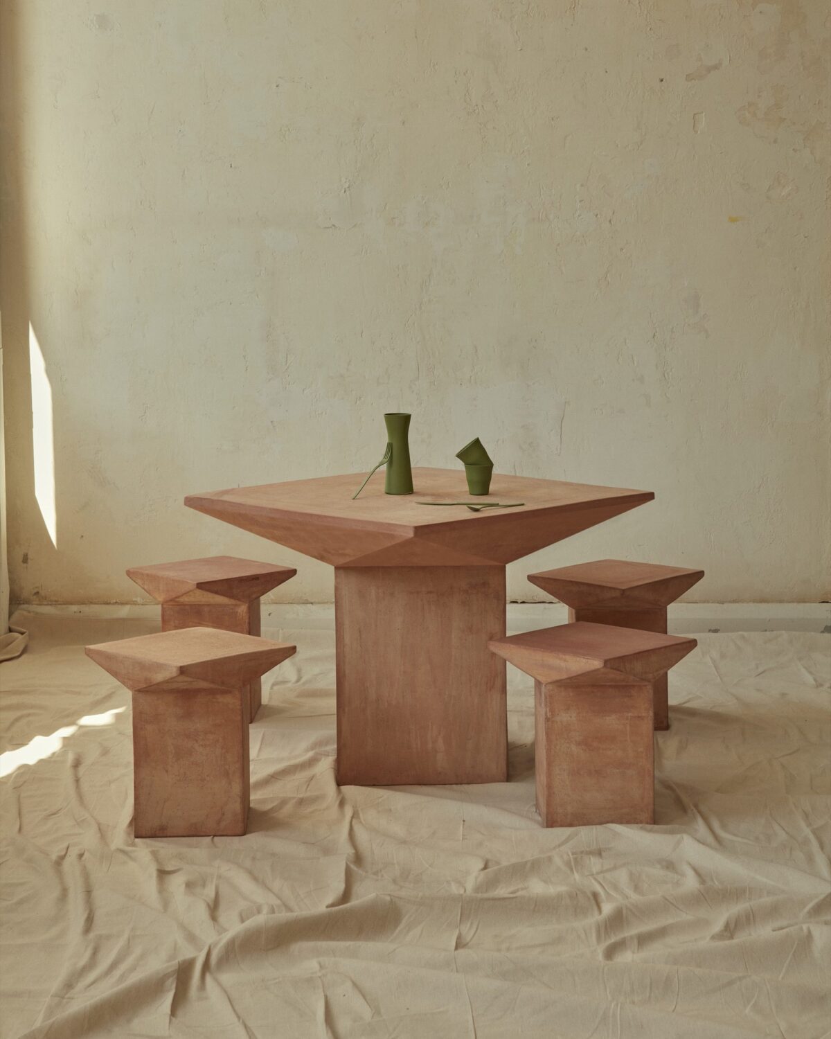 Pitcher Table