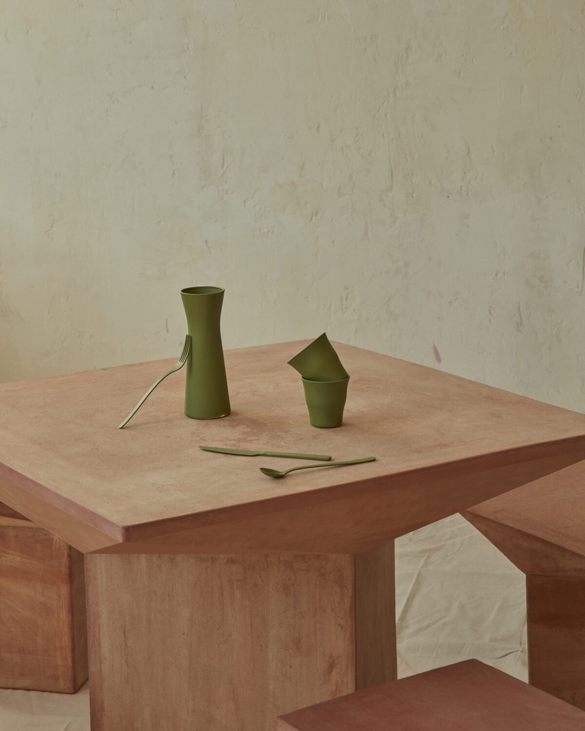 Pitcher Table