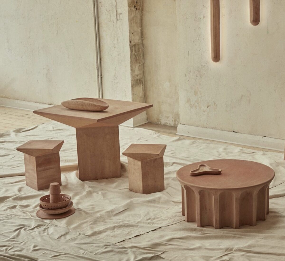 Pitcher Table