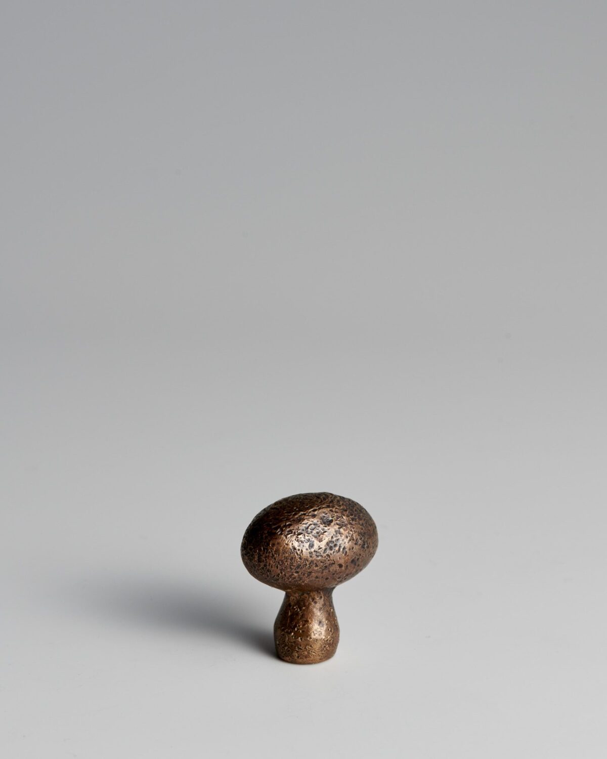 Egg Distressed Bronze