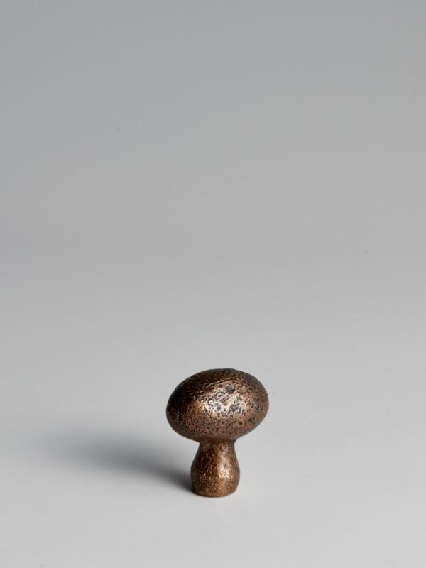 Egg Distressed Bronze
