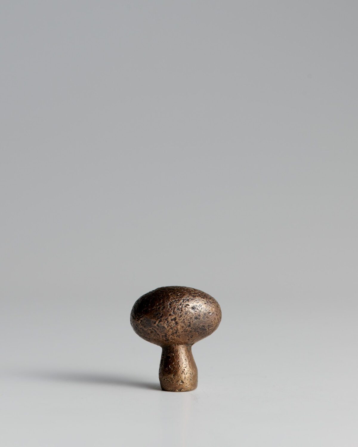 Egg Distressed Bronze