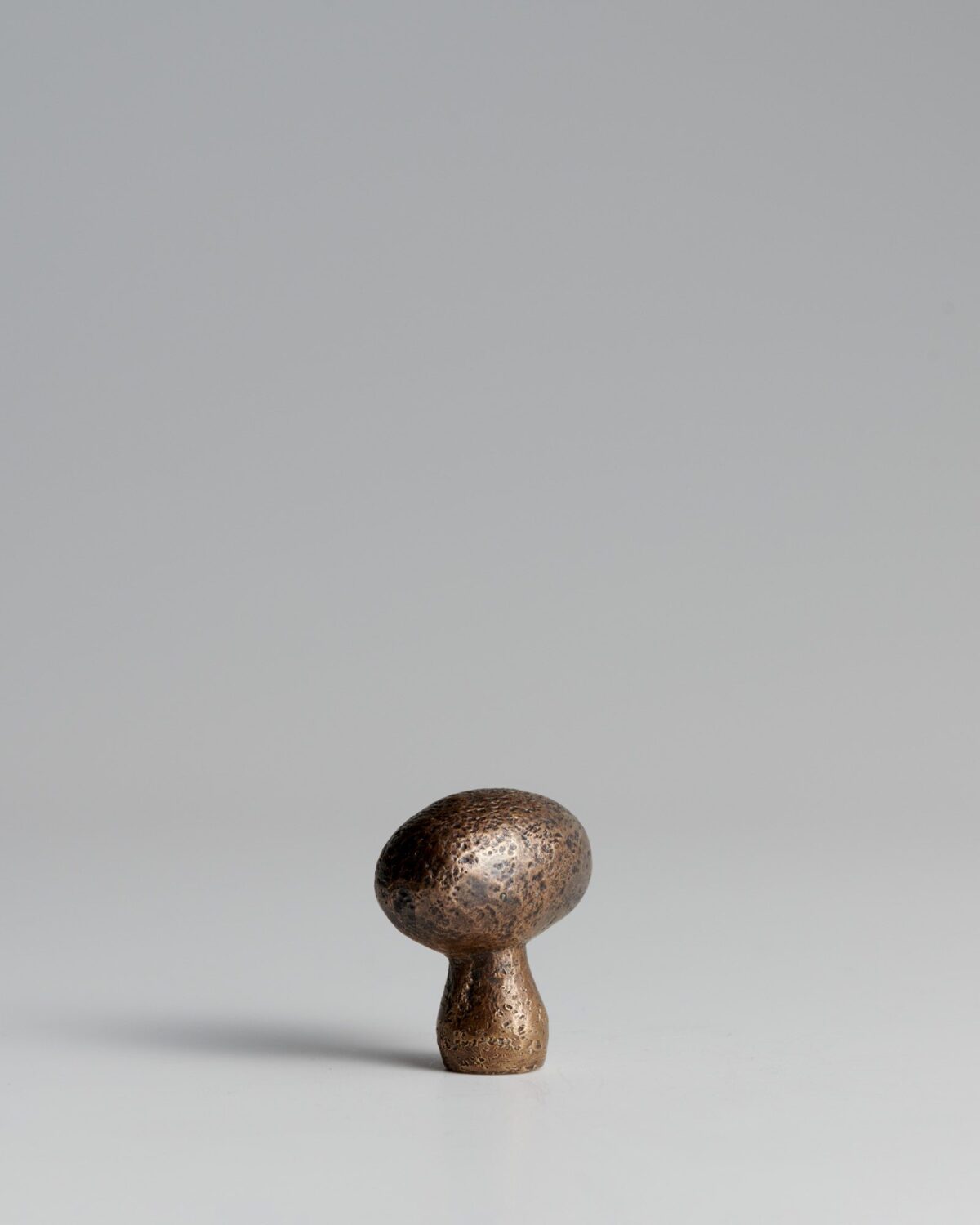 Egg Distressed Bronze
