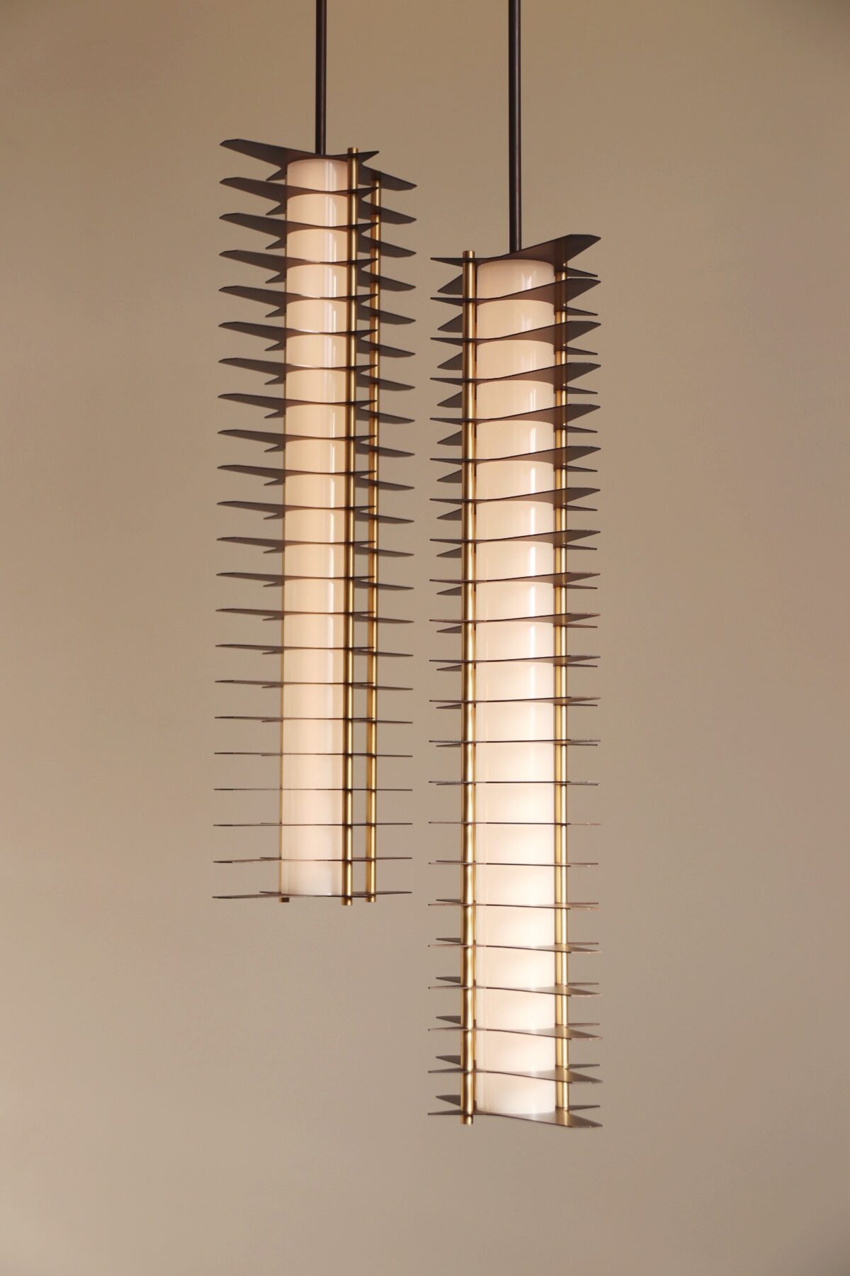 Colossal Vertical Pendant
