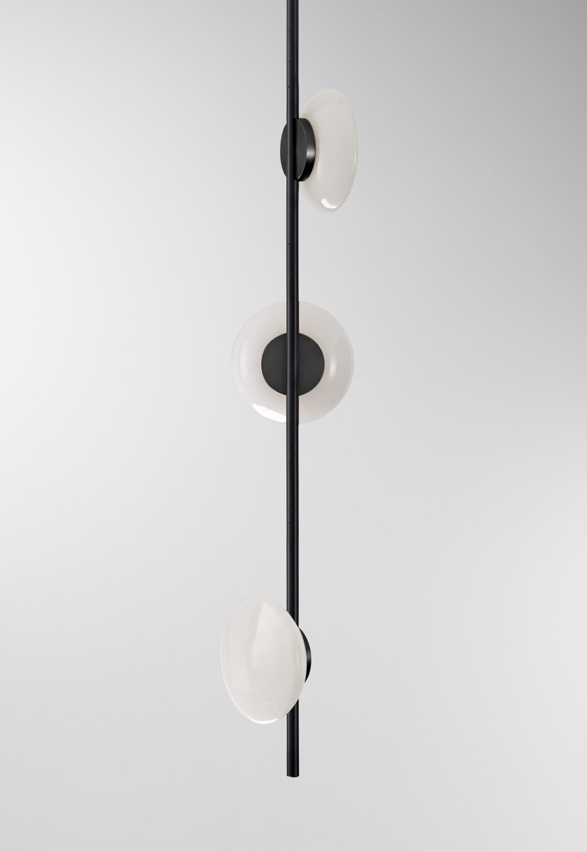Ceto Vertical Chandelier | 3 Shades