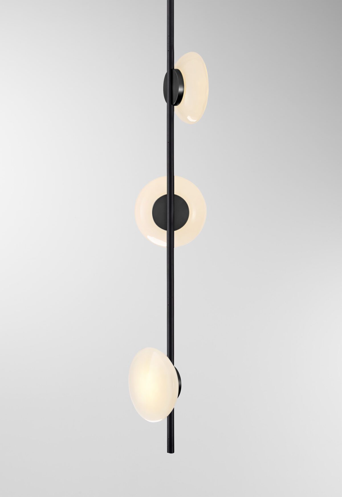 Ceto Vertical Chandelier | 3 Shades