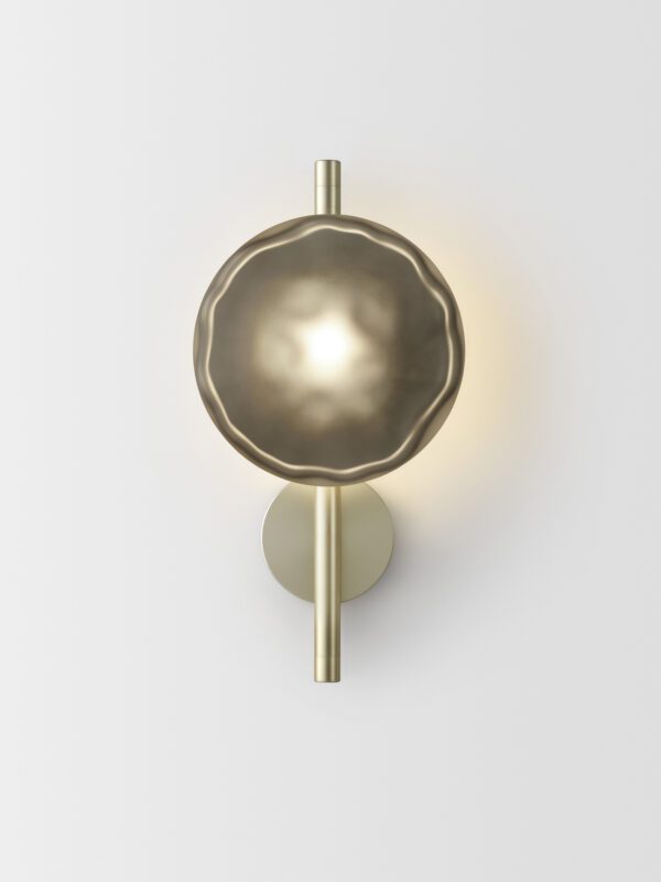 Ceto Ofset Wall Light I - Champagne Anodised, Frosted Black