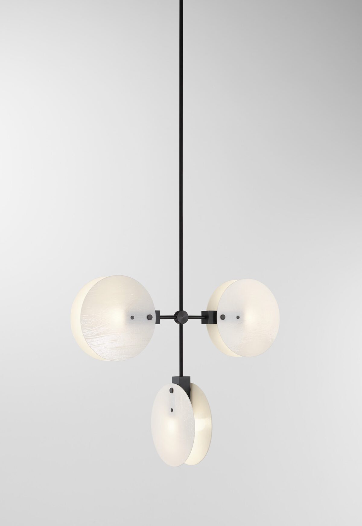 Nebulae Vertical Chandelier | 3 Shades