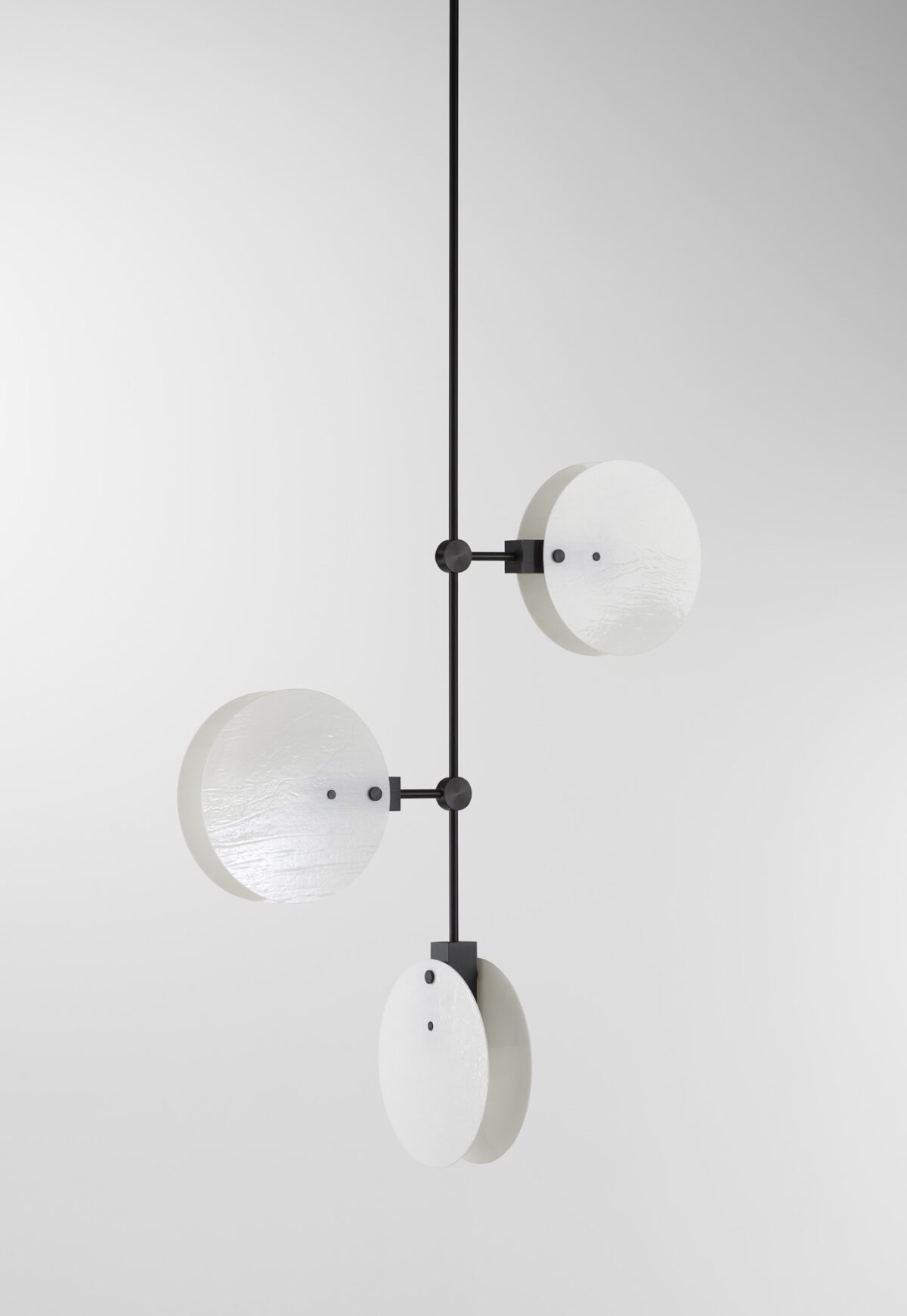 Nebulae Vertical Chandelier | 3 Shades