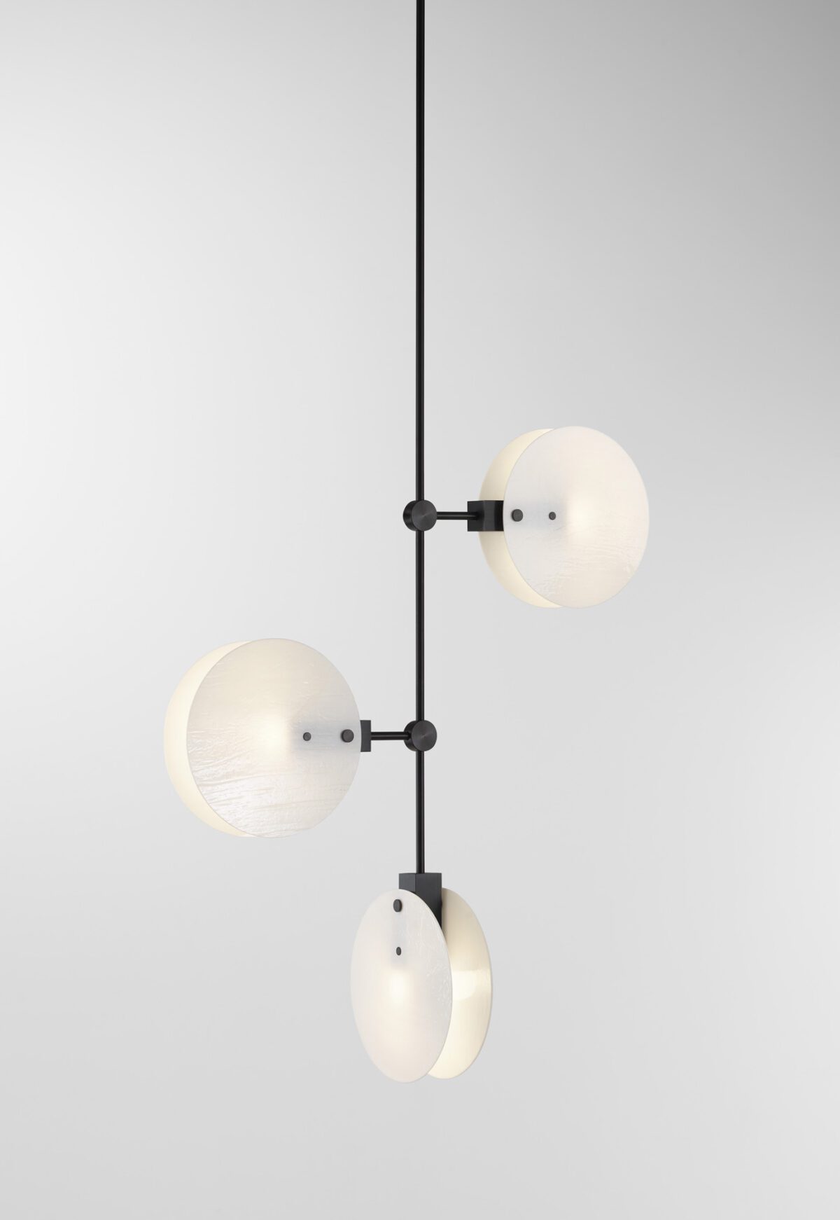 Nebulae Vertical Chandelier | 3 Shades