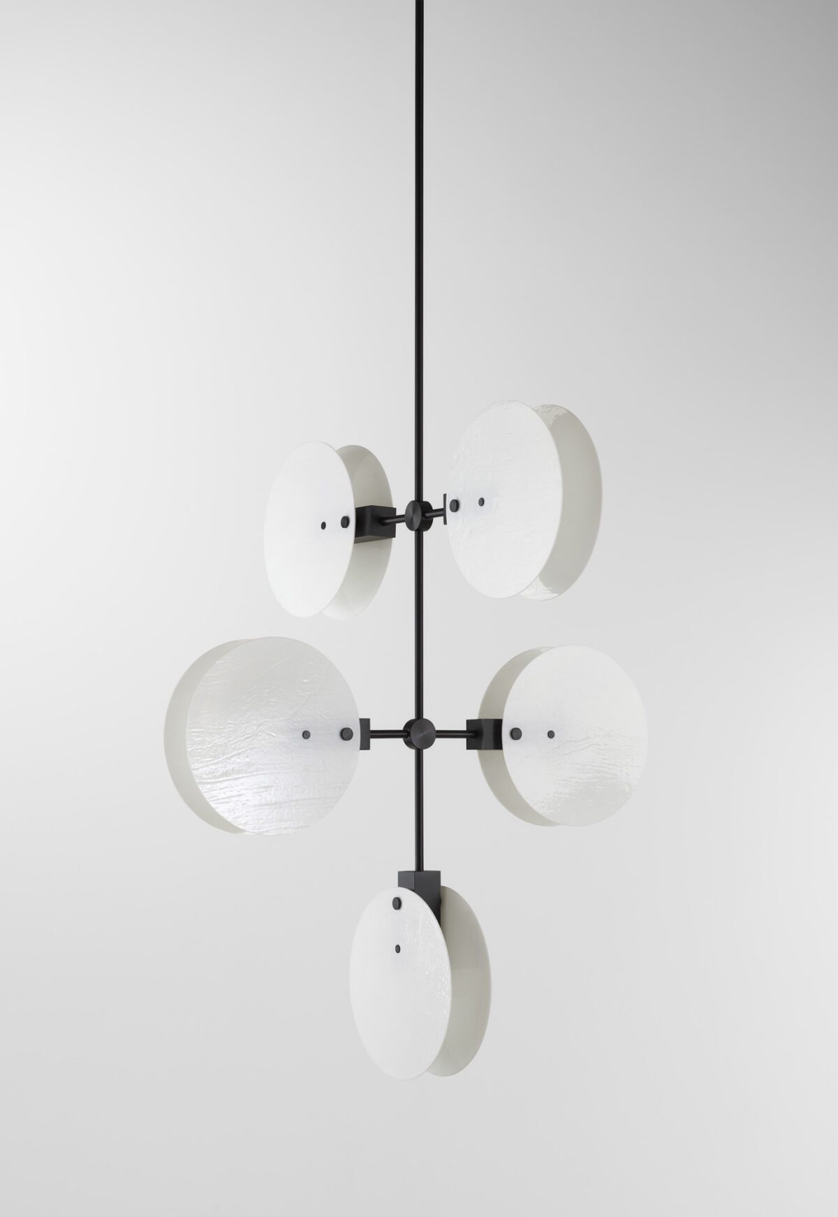 Nebulae Vertical Chandelier | 5 Shades