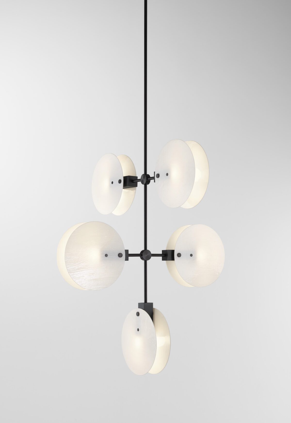 Nebulae Vertical Chandelier | 5 Shades