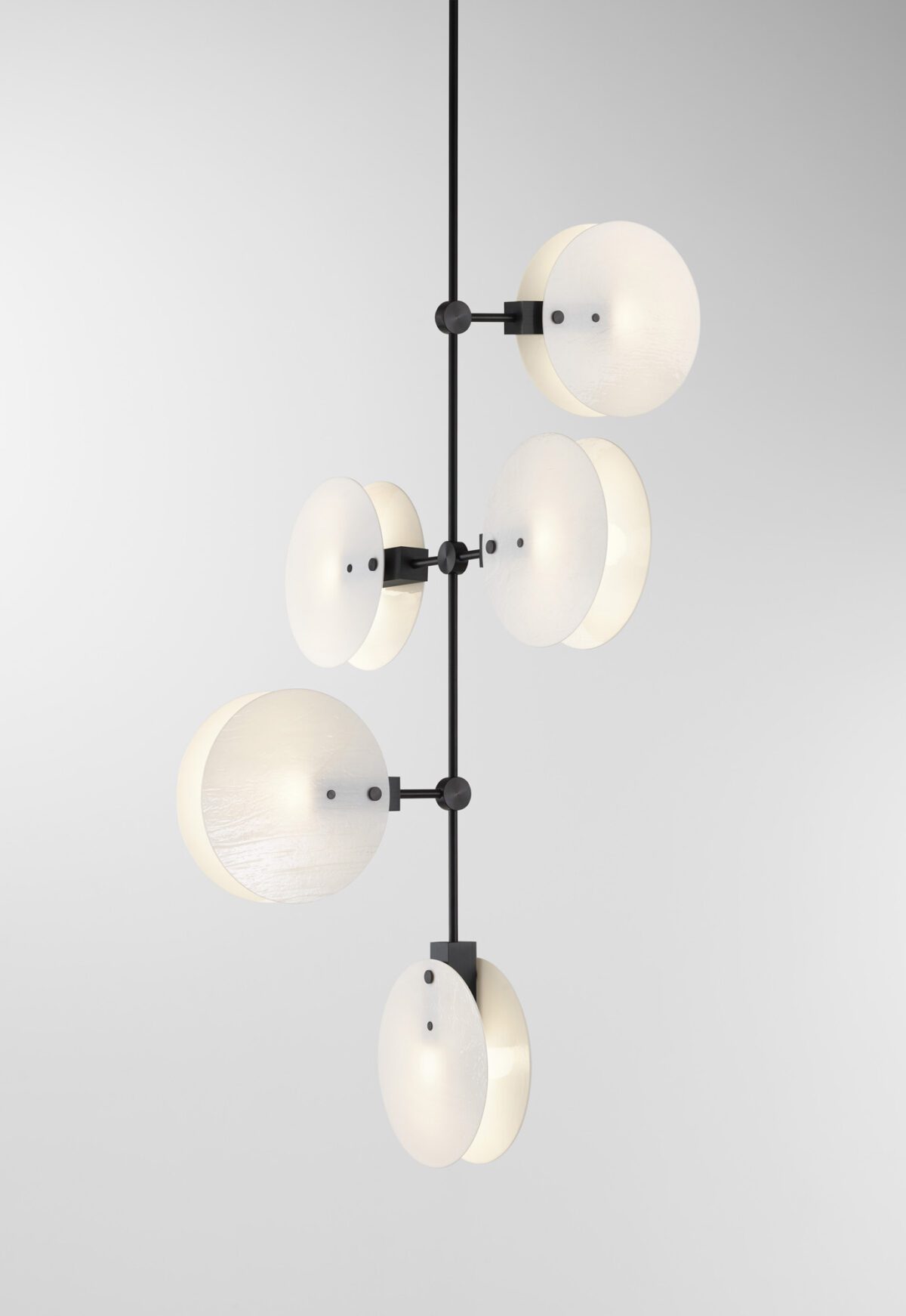 Nebulae Vertical Chandelier | 5 Shades