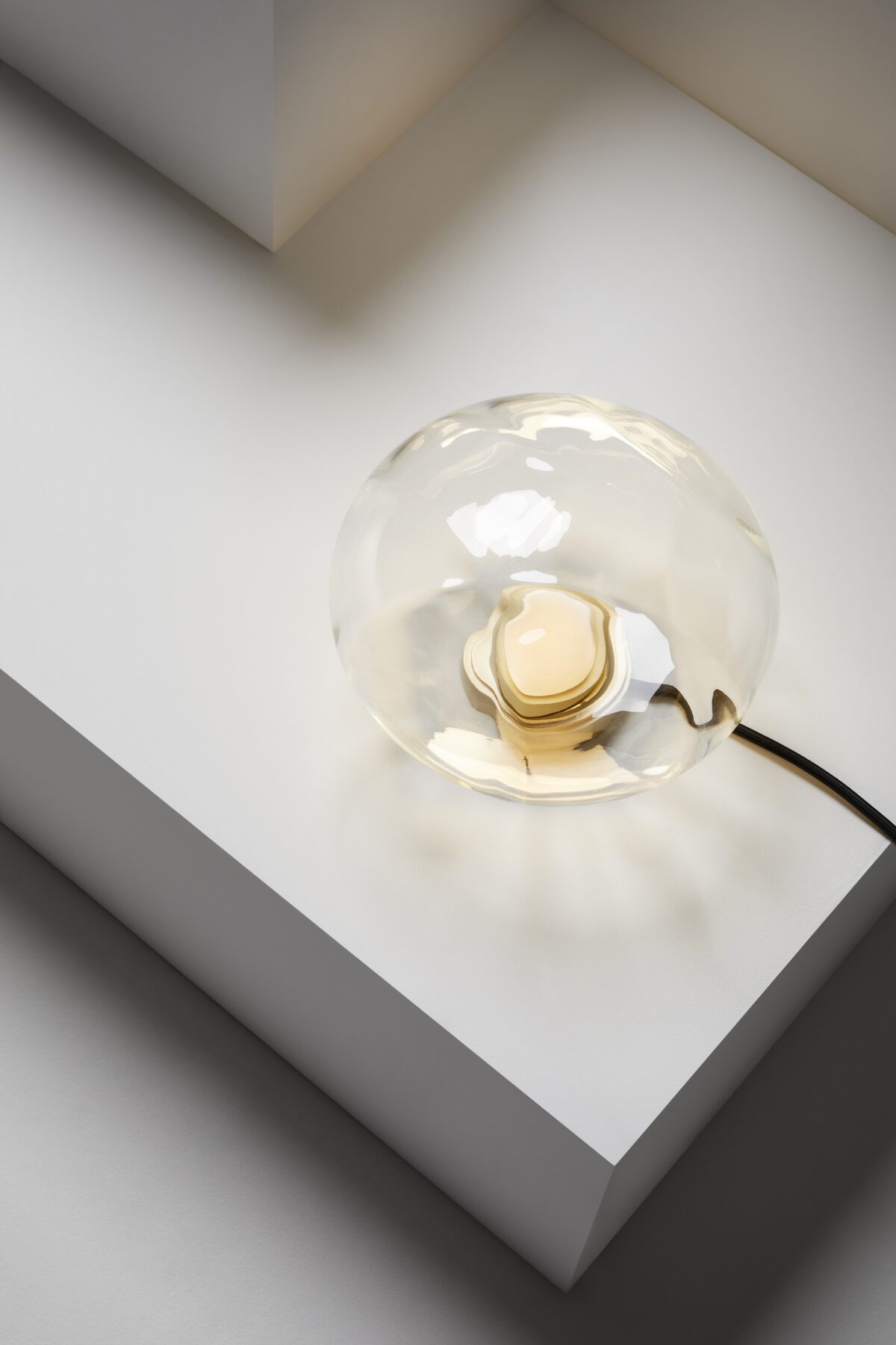 Aeris Table Lamp