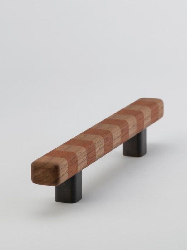 Closet Streaker Cabinet Pull - Small, Dark Band