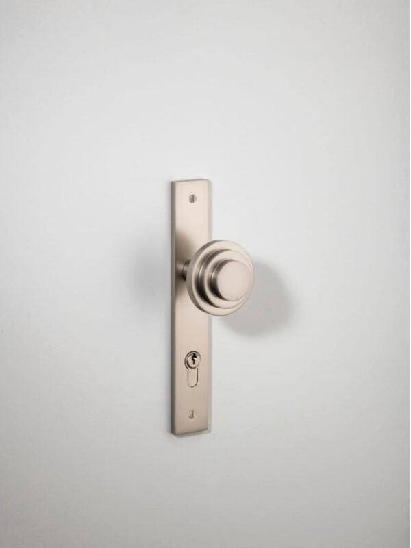 Zzzigurat Door Lever Rectangular Backplate