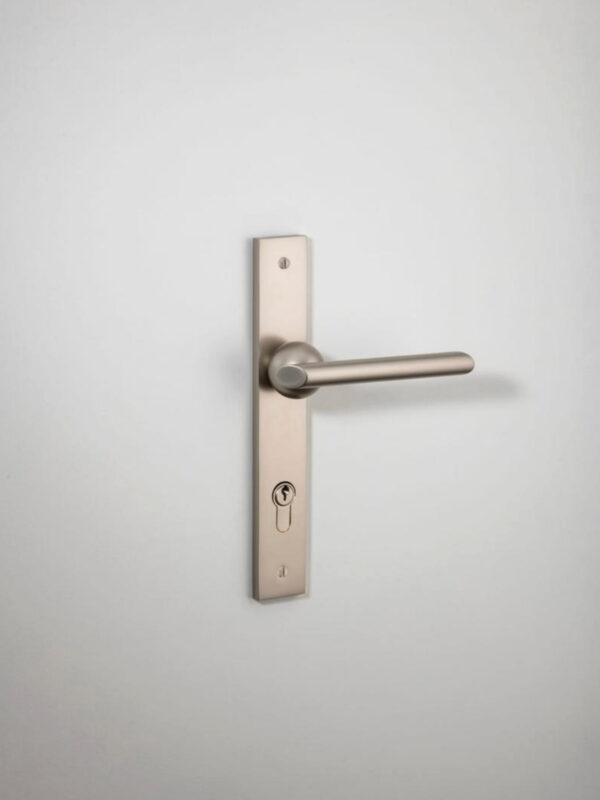 Futurismo Door Lever Rectangular Backplate