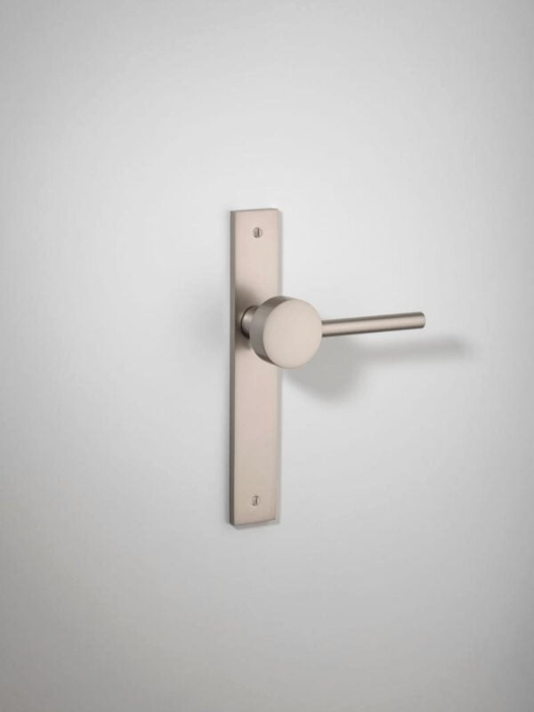 Geppetto Door Lever Rectangular Backplate