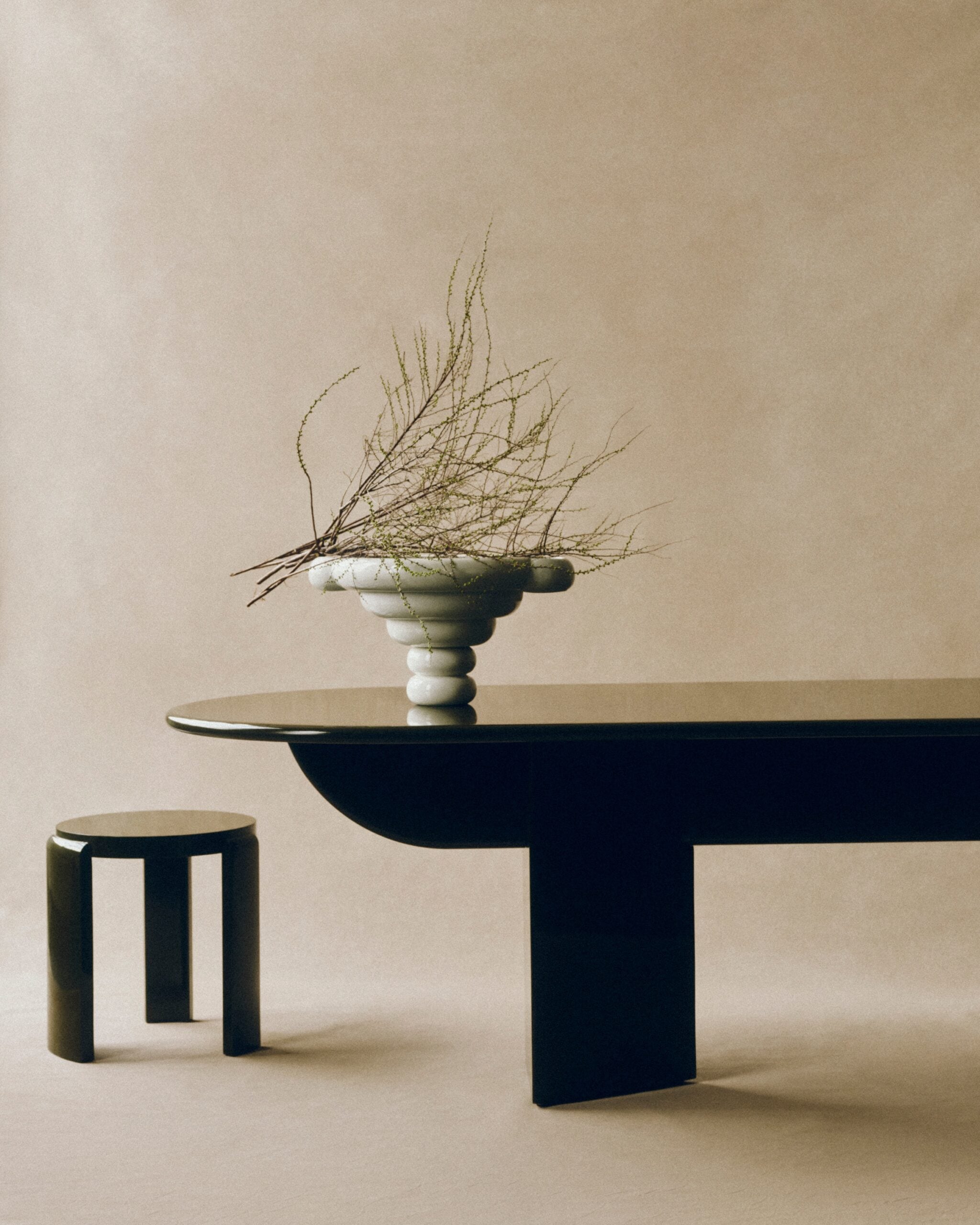Pillabout Office Table 01