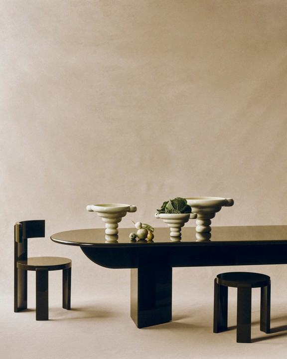 Pillabout Office Table 01