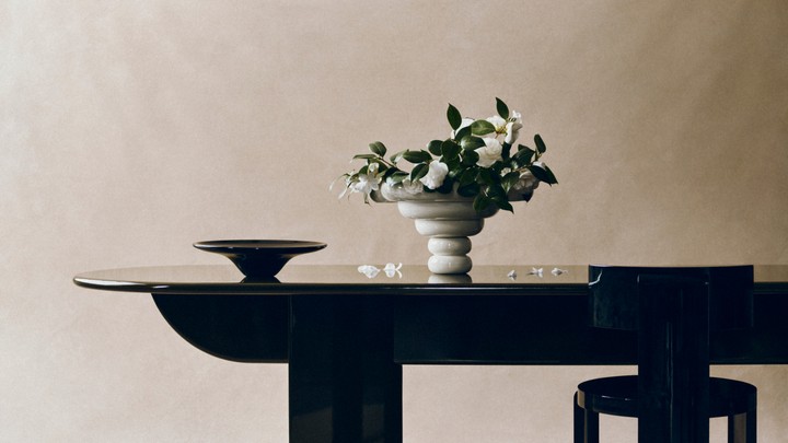 Pillabout Office Table 01