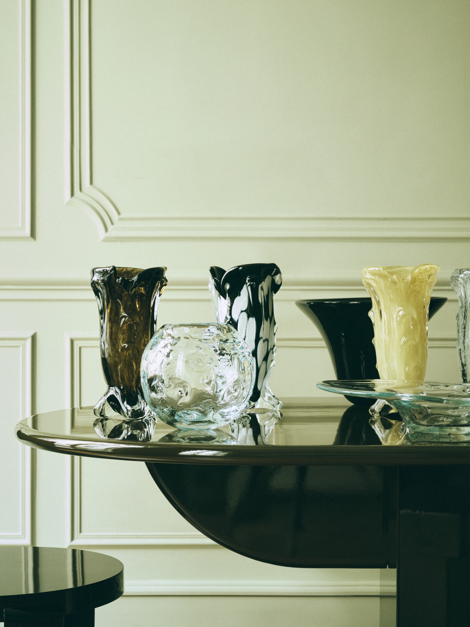 Pillabout Office Table 01