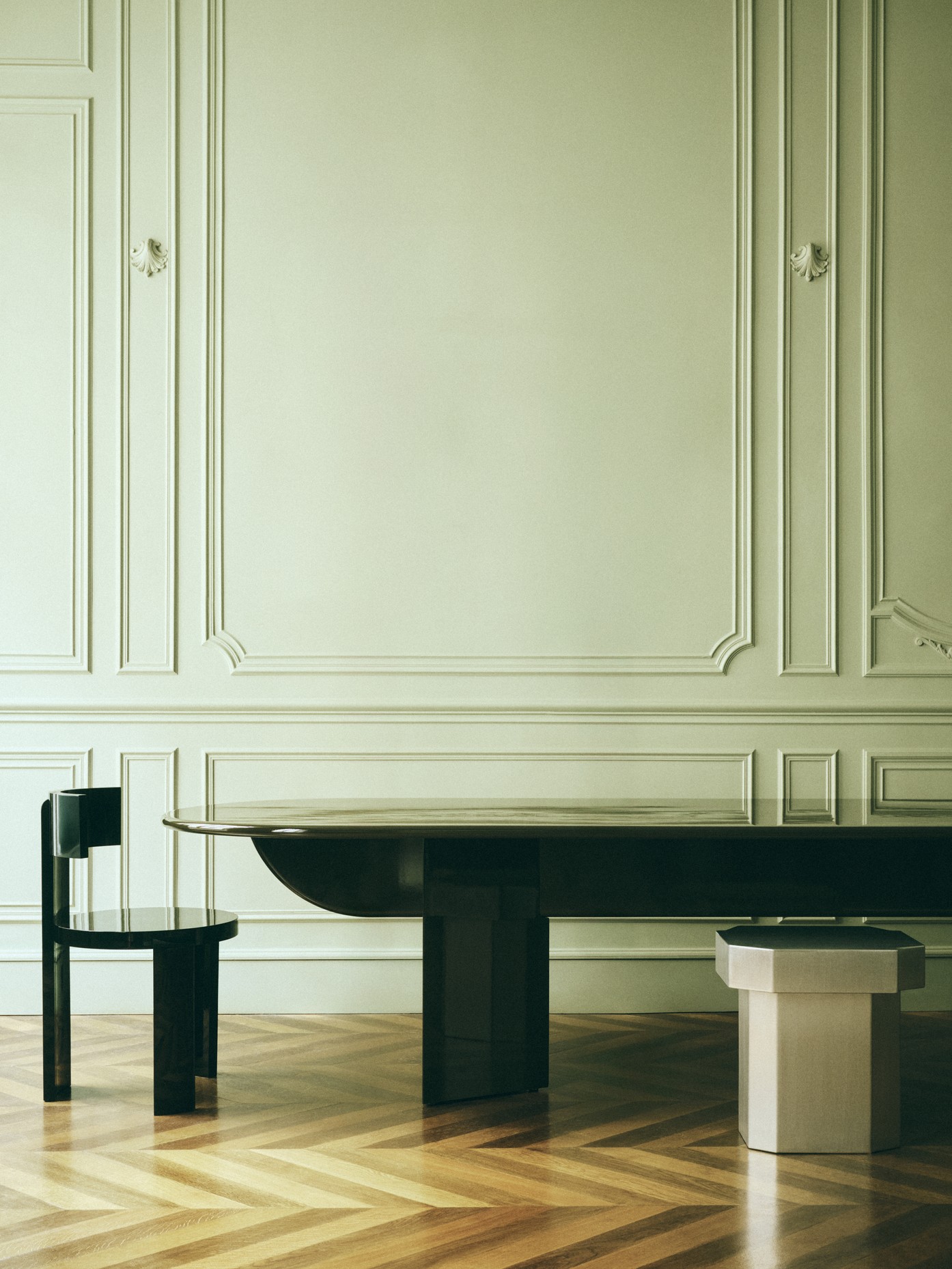Pillabout Office Table 01